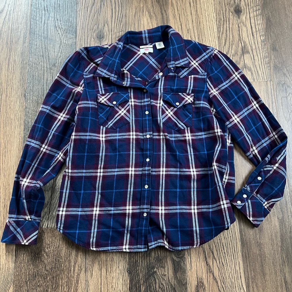 Levi classic fit button done